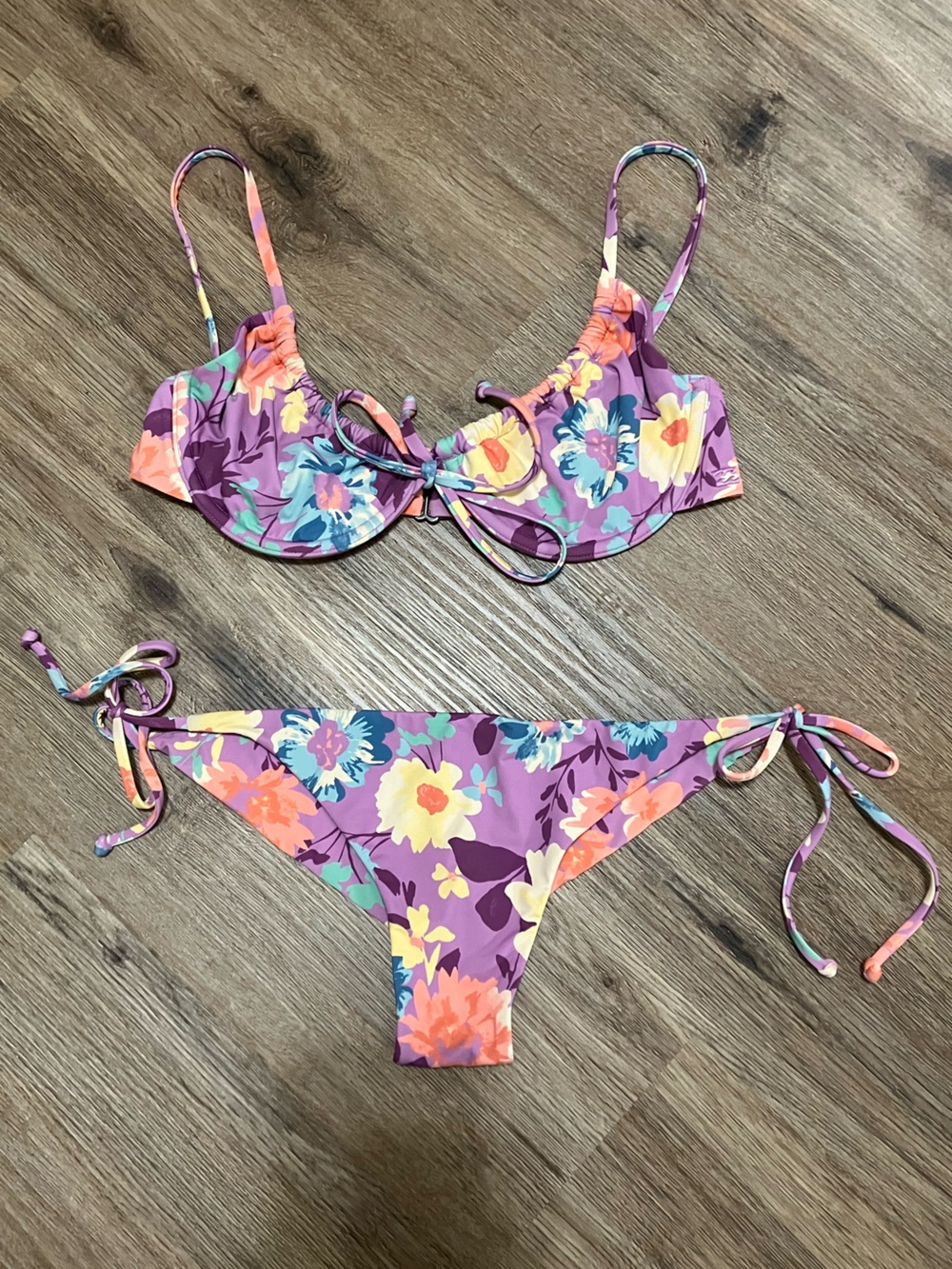 Billabong x Salty Blonde Bikini size M